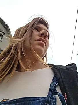 Snapshot of Lina_lou4 chatting on May 2, 2:00 pm Lina lou4 online show from May 2, 2:00 pm
