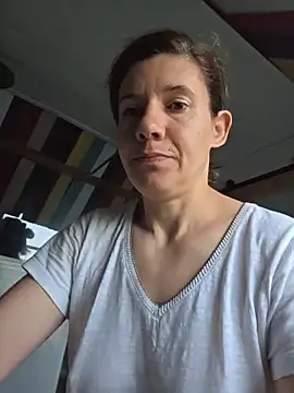 Snapshot of Lina_lou4 chatting on May 27, 6:54 am Lina lou4 online show from May 27, 6:54 am