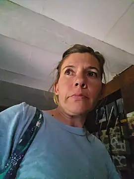 Snapshot of Lina_lou4 chatting on June 15, 3:25 pm Lina lou4 online show from June 15, 3:25 pm
