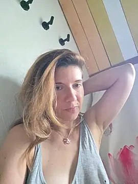 Snapshot of Lina_lou4 chatting on June 24, 7:18 am Lina lou4 online show from June 24, 7:18 am