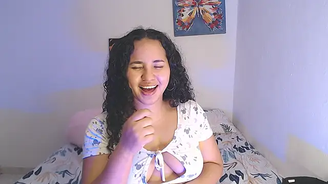 Snapshot of luciana_keating chatting on November 4, 2:21 am luciana keating online show from November 4, 2:21 am