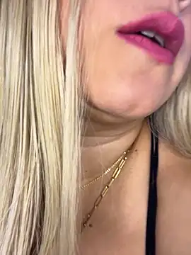 Melissa Bianco online show from May 3, 5:02 am
