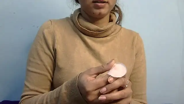 Snapshot of lovelydesi21 chatting on November 21, 10:36 am lovelydesi21 online show from November 21, 10:36 am