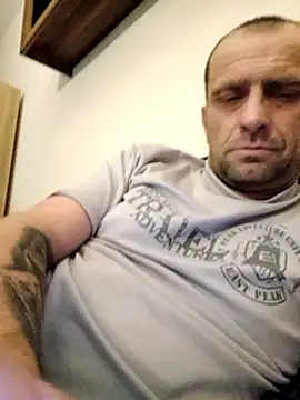 Snapshot of Roman0798 chatting on December 18, 3:15 am Roman0798 online show from December 18, 3:15 am