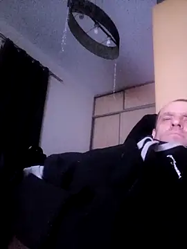 Snapshot of Roman0798 chatting on March 2, 9:11 pm Roman0798 online show from March 2, 9:11 pm