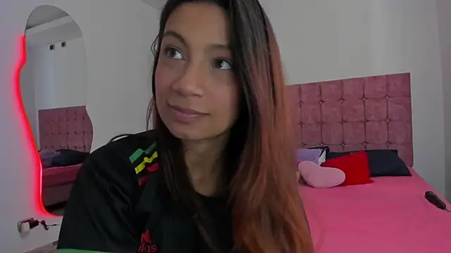 cora 22 online show from April 30, 1:39 pm
