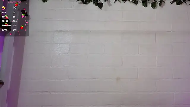 Snapshot of louise_nails chatting on May 13, 6:38 pm louise nails online show from May 13, 6:38 pm