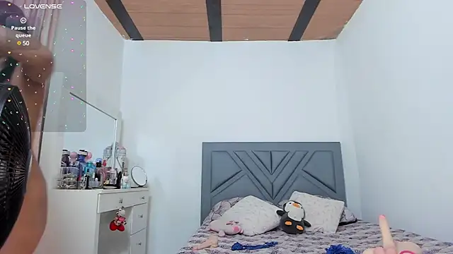 Snapshot of kendall-ewers chatting on December 10, 4:02 am kendall-ewers online show from December 10, 4:02 am