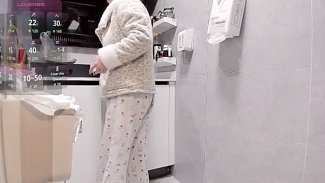 Vivian-6 online show from March 8, 1:03 am