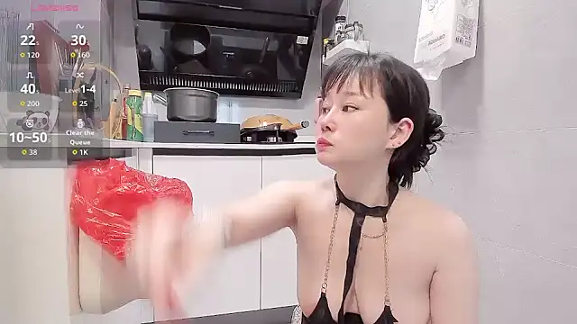 Snapshot of Vivian-6 chatting on June 23, 12:41 am Vivian-6 online show from June 23, 12:41 am