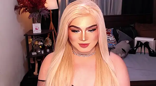 Snapshot of Bitch_Fowler69 chatting on December 9, 4:37 pm Bitch Fowler69 online show from December 9, 4:37 pm