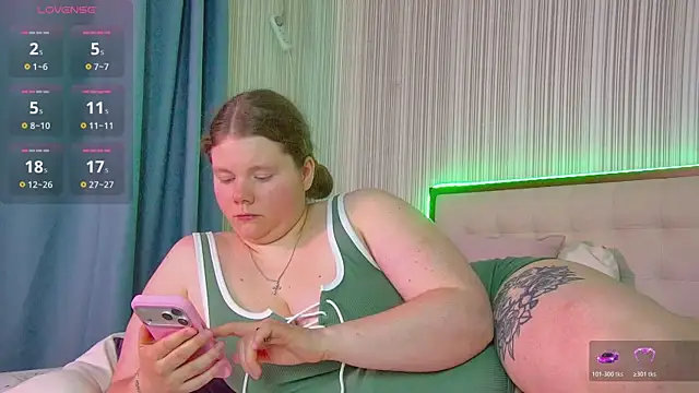 Snapshot of RubyValen chatting on July 17, 1:23 am RubyValen online show from July 17, 1:23 am