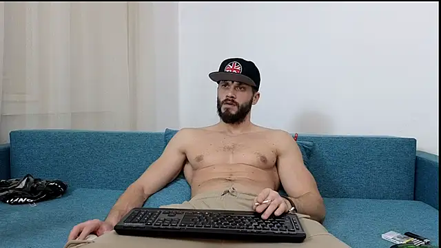 Snapshot of TheTopAlex chatting on January 18, 9:45 pm TheTopAlex online show from January 18, 9:45 pm