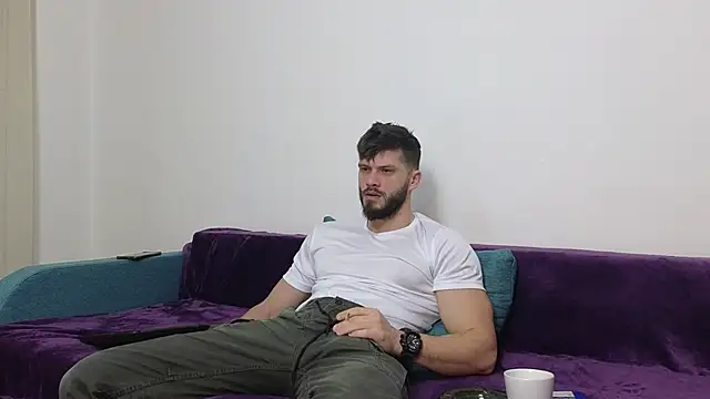 Snapshot of TheTopAlex chatting on February 19, 7:39 am TheTopAlex online show from February 19, 7:39 am