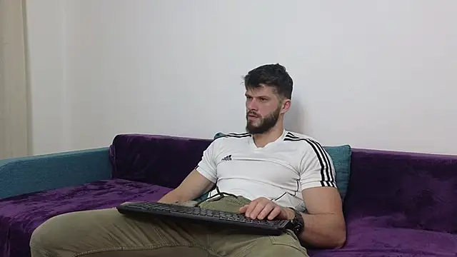 Snapshot of TheTopAlex chatting on February 22, 9:34 am TheTopAlex online show from February 22, 9:34 am