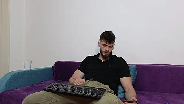 Snapshot of TheTopAlex chatting on March 10, 3:45 am TheTopAlex online show from March 10, 3:45 am