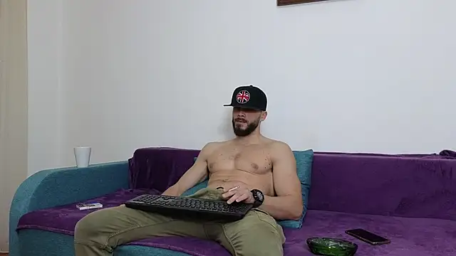 Snapshot of TheTopAlex chatting on March 12, 3:35 am TheTopAlex online show from March 12, 3:35 am