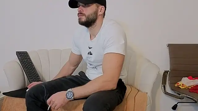 Snapshot of TheTopAlex chatting on November 14, 4:22 am TheTopAlex online show from November 14, 4:22 am