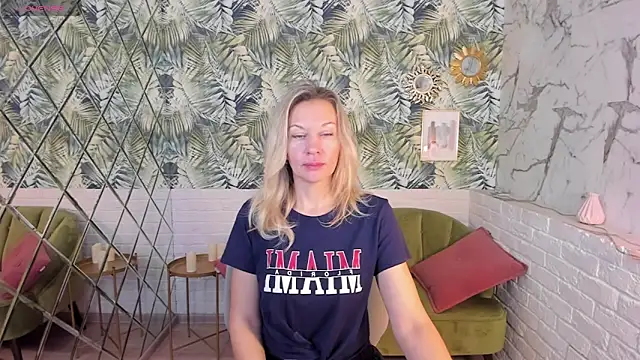 Snapshot of NancyGrace chatting on December 5, 9:06 am NancyGrace online show from December 5, 9:06 am