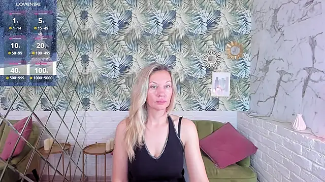 Snapshot of NancyGrace chatting on December 8, 8:30 am NancyGrace online show from December 8, 8:30 am