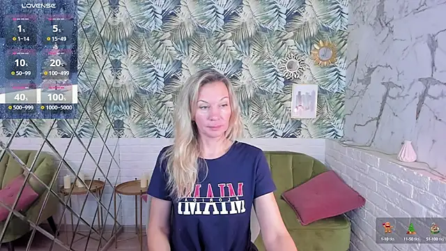 Snapshot of NancyGrace chatting on December 12, 8:14 am NancyGrace online show from December 12, 8:14 am