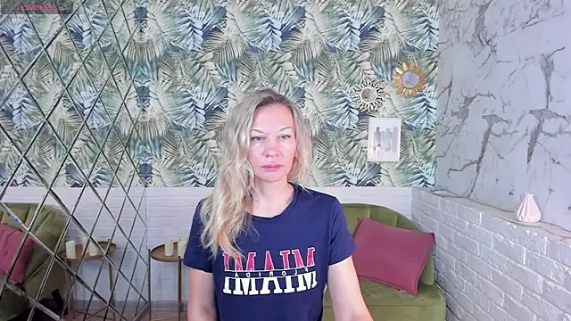 Snapshot of NancyGrace chatting on December 15, 5:13 am NancyGrace online show from December 15, 5:13 am