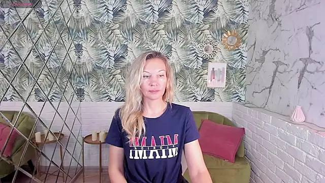 Snapshot of NancyGrace chatting on December 16, 10:08 am NancyGrace online show from December 16, 10:08 am