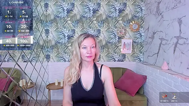 Snapshot of NancyGrace chatting on December 22, 8:27 am NancyGrace online show from December 22, 8:27 am