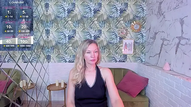 Snapshot of NancyGrace chatting on December 22, 11:54 am NancyGrace online show from December 22, 11:54 am