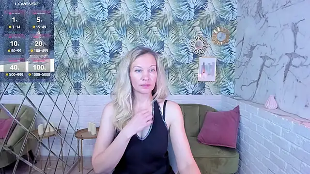 Snapshot of NancyGrace chatting on December 24, 8:22 am NancyGrace online show from December 24, 8:22 am