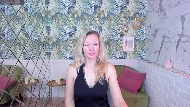 Snapshot of NancyGrace chatting on December 25, 5:16 am NancyGrace online show from December 25, 5:16 am