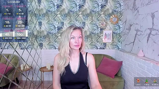 Snapshot of NancyGrace chatting on December 25, 8:29 am NancyGrace online show from December 25, 8:29 am