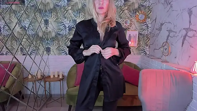 Snapshot of NancyGrace chatting on February 7, 1:11 pm NancyGrace online show from February 7, 1:11 pm