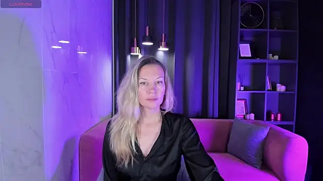 Snapshot of NancyGrace chatting on February 9, 5:08 am NancyGrace online show from February 9, 5:08 am