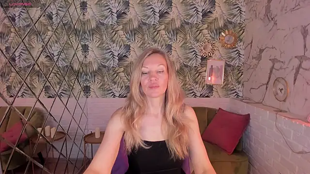 Snapshot of NancyGrace chatting on October 14, 12:50 pm NancyGrace online show from October 14, 12:50 pm