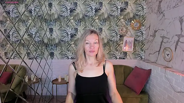 Snapshot of NancyGrace chatting on October 18, 5:10 am NancyGrace online show from October 18, 5:10 am