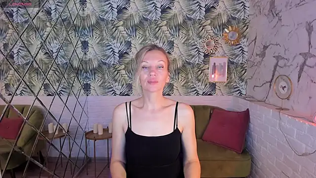 Snapshot of NancyGrace chatting on October 25, 5:04 am NancyGrace online show from October 25, 5:04 am