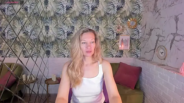 Snapshot of NancyGrace chatting on October 26, 1:17 pm NancyGrace online show from October 26, 1:17 pm