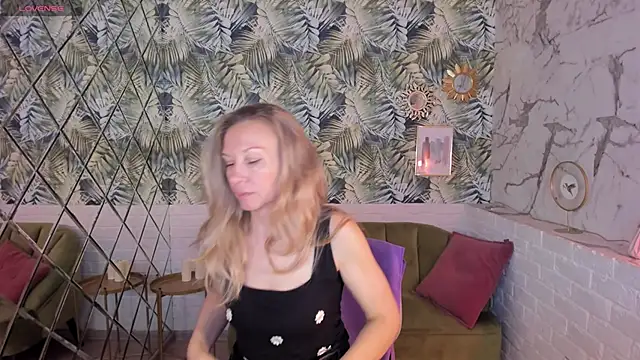 Snapshot of NancyGrace chatting on October 29, 11:12 am NancyGrace online show from October 29, 11:12 am