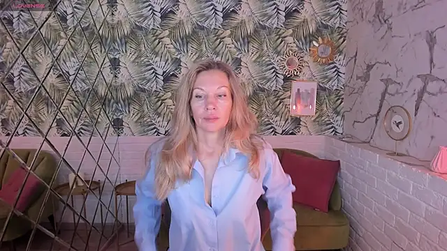 Snapshot of NancyGrace chatting on November 4, 5:06 am NancyGrace online show from November 4, 5:06 am