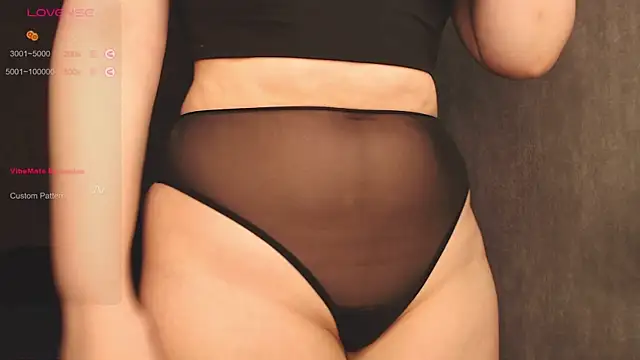 Snapshot of nutcrew chatting on March 13, 11:38 pm nutcrew online show from March 13, 11:38 pm