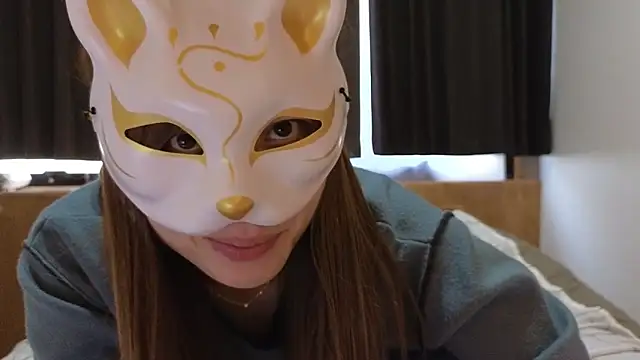 LuuLee0804 online show from February 7, 4:37 am