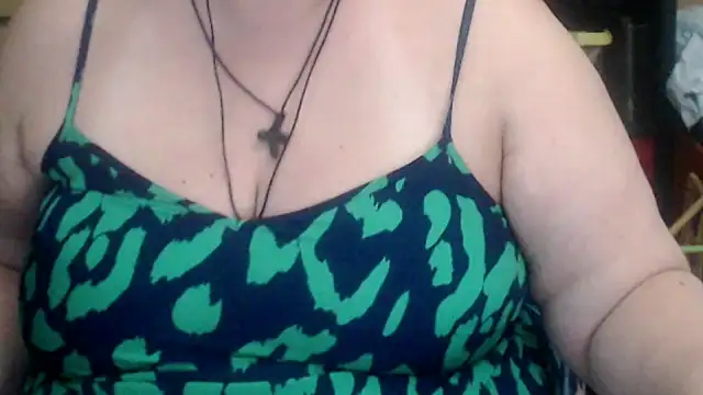 Snapshot of mayasmith chatting on September 28, 2:55 pm mayasmith online show from September 28, 2:55 pm