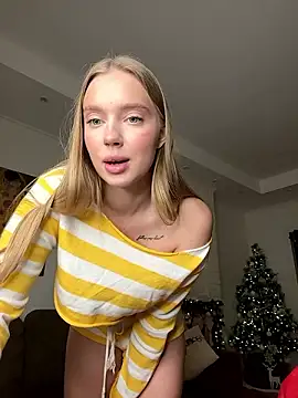 Snapshot of Simply_Chelsea chatting on December 5, 6:22 pm Simply Chelsea online show from December 5, 6:22 pm