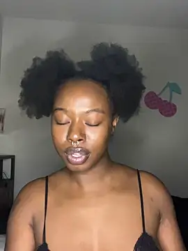 TinyBlazian901 online show from May 20, 1:56 am