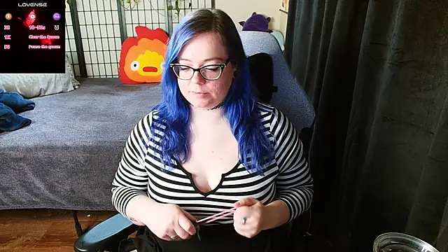 Snapshot of KiraSpitQueen chatting on February 2, 2:27 am KiraSpitQueen online show from February 2, 2:27 am