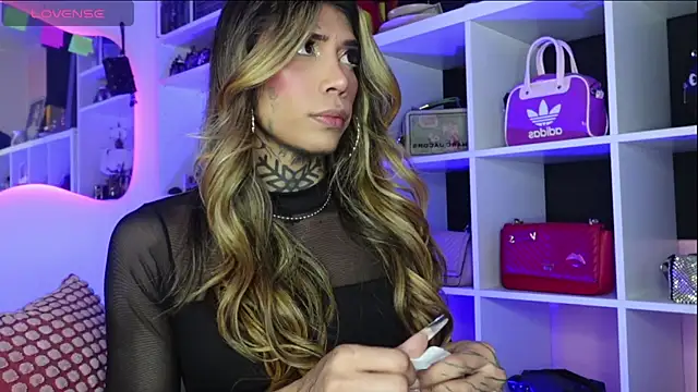 caroline cossei online show from March 6, 10:36 pm