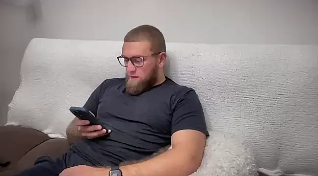Snapshot of Bear_bear_ chatting on December 12, 8:21 pm Bear bear online show from December 12, 8:21 pm
