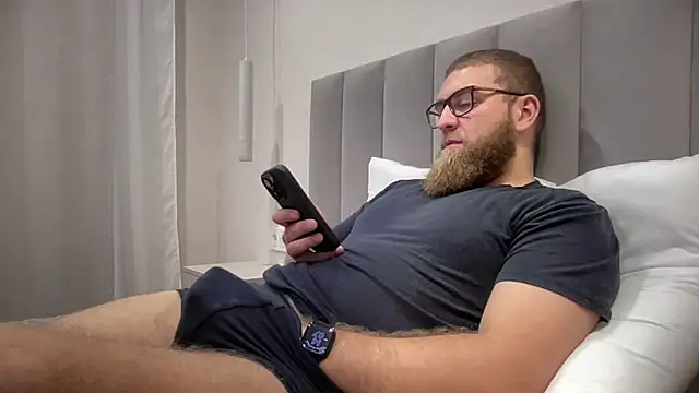 Snapshot of Bear_bear_ chatting on October 25, 11:07 am Bear bear online show from October 25, 11:07 am