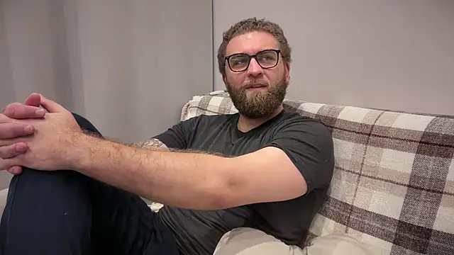 Snapshot of Bear_bear_ chatting on June 1, 9:55 am Bear bear online show from June 1, 9:55 am